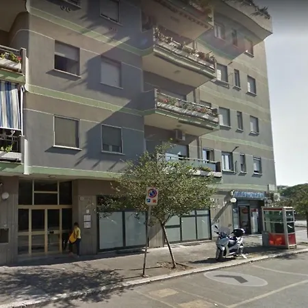 Lory Flat Near Skatepark Fiumicino Airport *