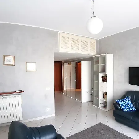 Lory Flat Near Skatepark Fiumicino Airport Apartment Lido di Ostia