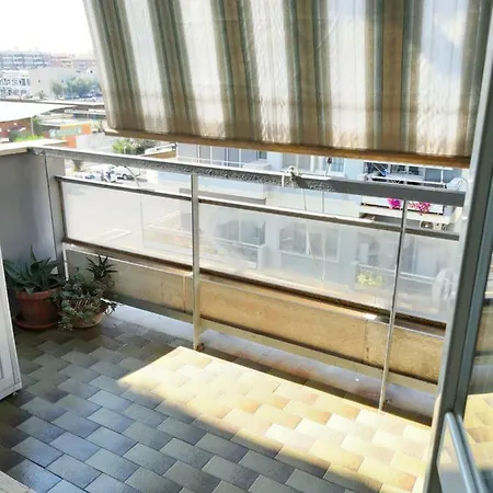 Lory Flat Near Skatepark Fiumicino Airport *