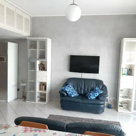 Lory Flat Near Skatepark Fiumicino Airport